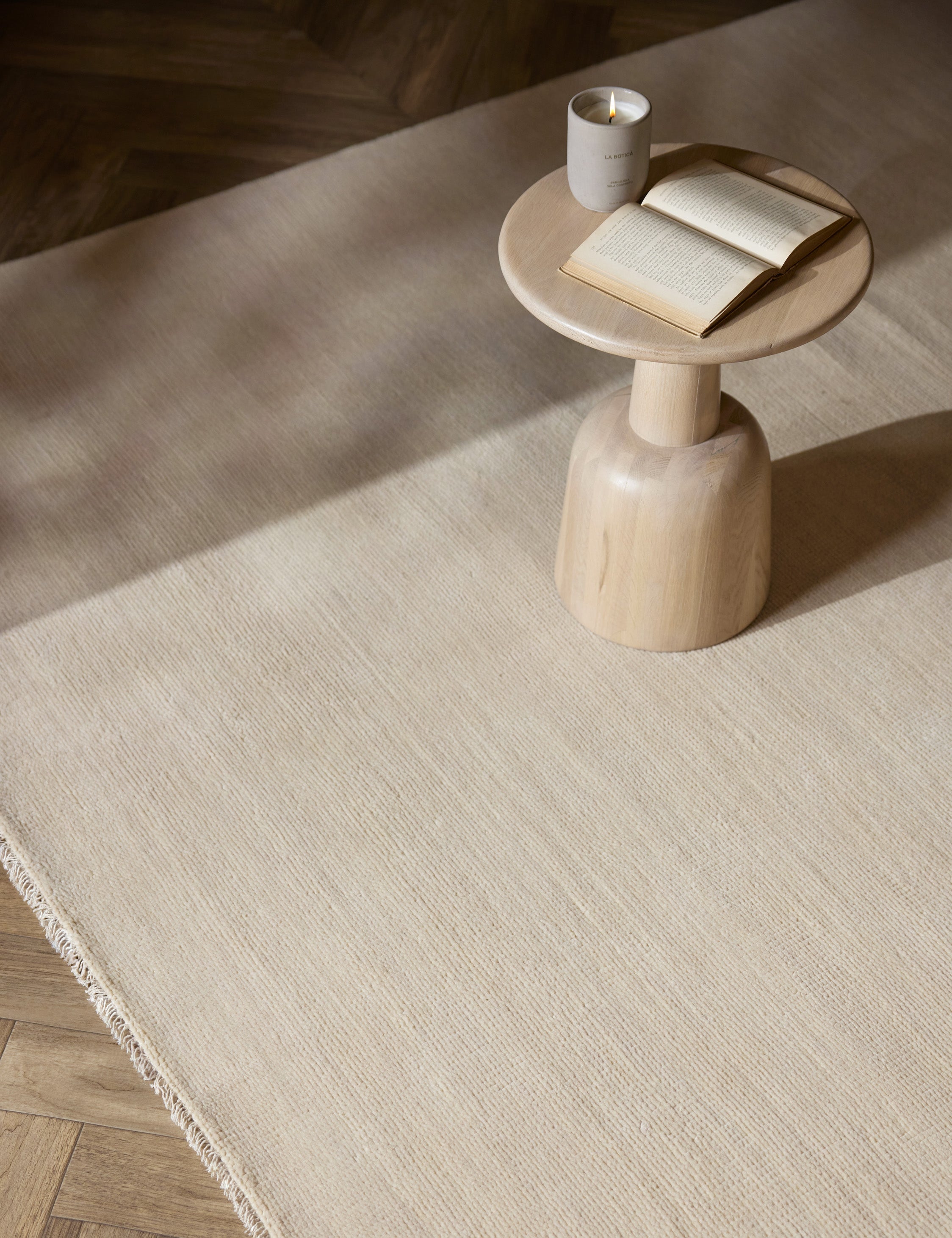 Heritage Ivory Handwoven Wool Rug